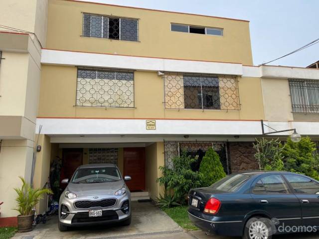 única casa de 3 pisos  cerca peruano japonés