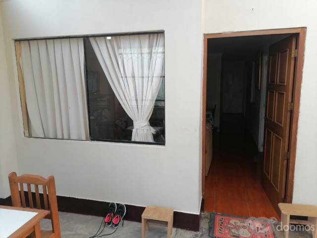 Venta de casa frente a parque