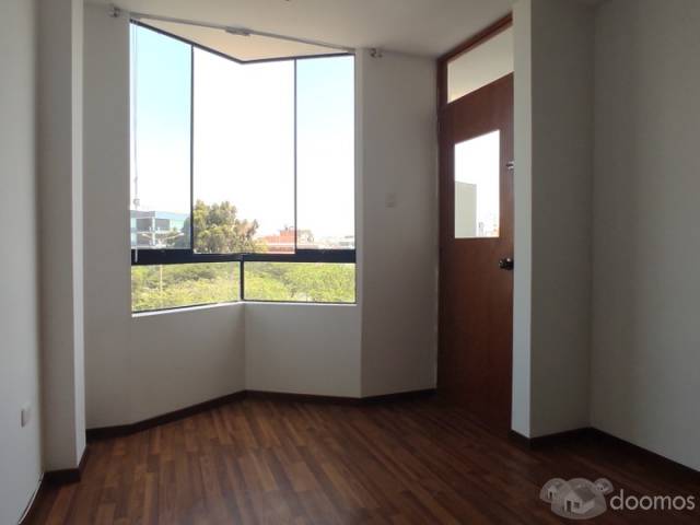 SE VENDE EXCELENTE DUPLEX URB. LOS ABOGADOS - CHICLAYO