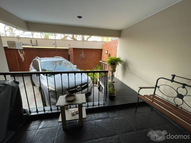 VENTA DUPLEX EN LA AURORA MIRAFLORES