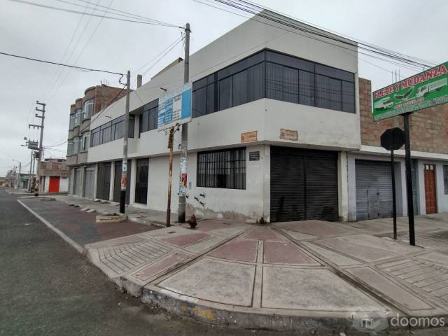 Esquina en Venta Frente a Mercado