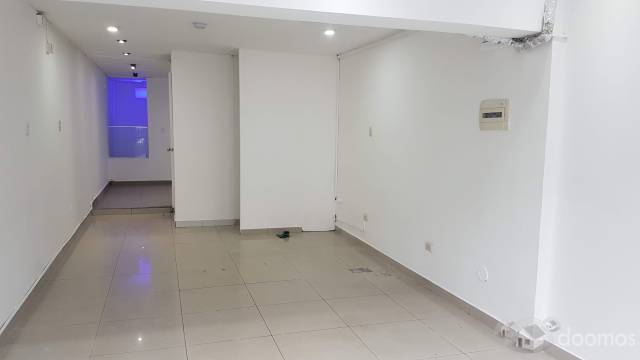 Alquilo Amplio local comercial 90m2 frente a plaza san miguel