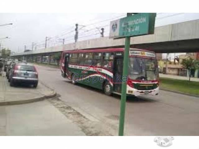 CASA DE 3 PLANTAS COMO LOCAL COMERCIAL