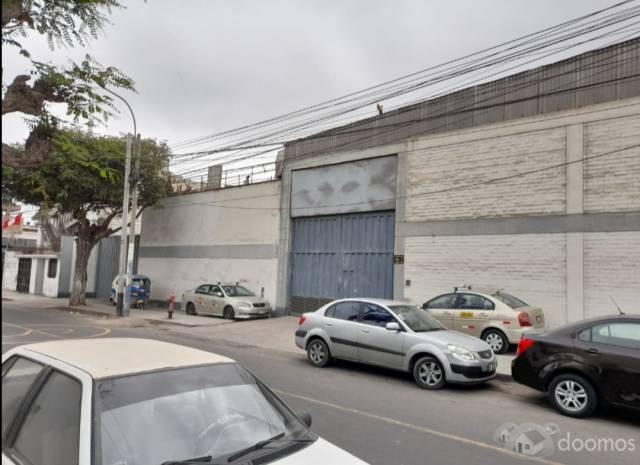 Venta de terreno 2878 m2 de 8 pisos de altura