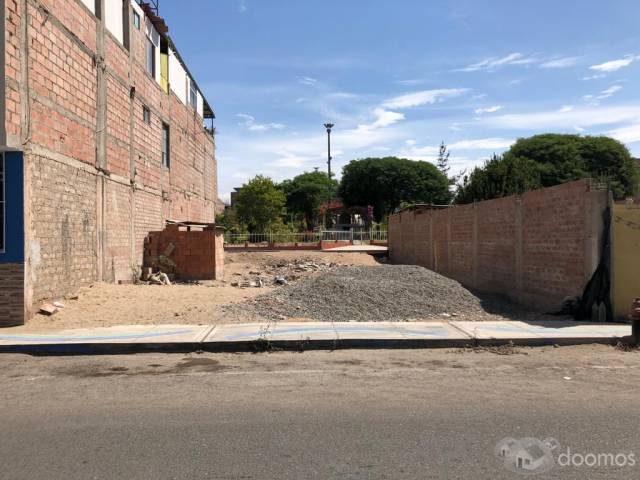 OPORTUNIDAD DE TERRENO EN URB. ODONOVAN FRENTE A PARQUE Y CON DOS FRENTERAS 210 M2