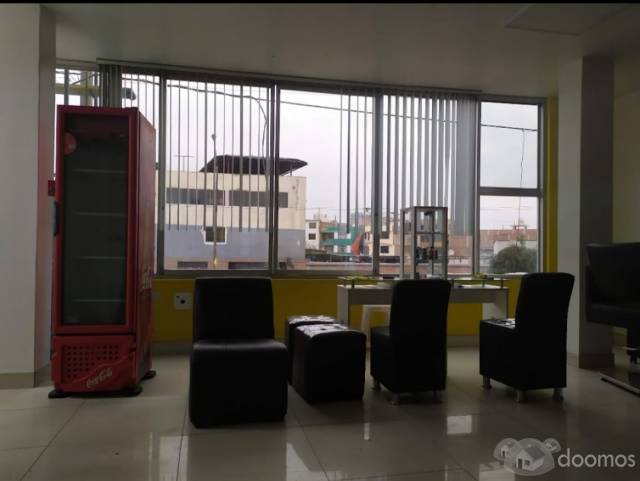 LOCAL COMERCIAL EN AVENIDA AMERICA SUR