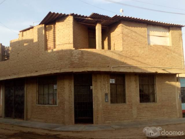 CASA esquina en PJ SIMON BOLIVAR - CHICLAYO