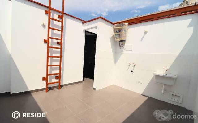 VENDIDO | Casa de 3 pisos en estreno, Urb. Sol y Luz