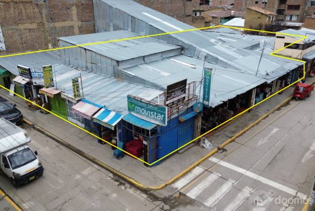 Se Vende Propiedad en Esquina Calle Arequipa e Ica como terreno a una cuadra del Parque Huamanmarca