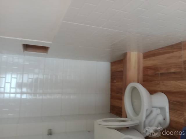 A1/2 c plazuela Víctor Raúl H de La Torre precio conversable 93m2 lmuy luminoso, zona comercial y profesional