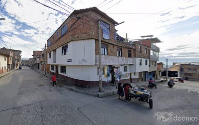 VENDO CASA DE 3 PISOS EN CAJAMARCA UBICADA A 5 MINUTOS DE LA PLAZA DE ARMAS DE CAJAMARCA $ 160,000 /  200 METROS