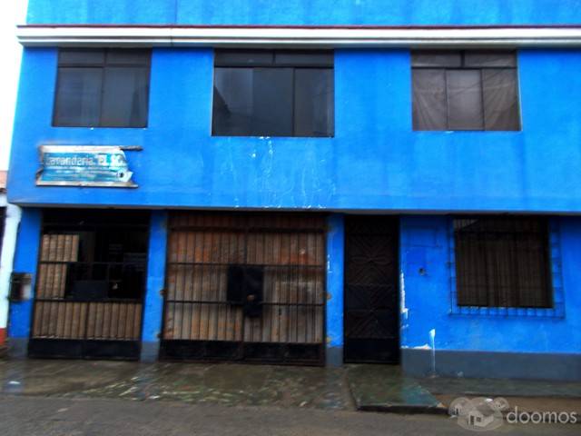 Casa de 2 pisos (200m2)