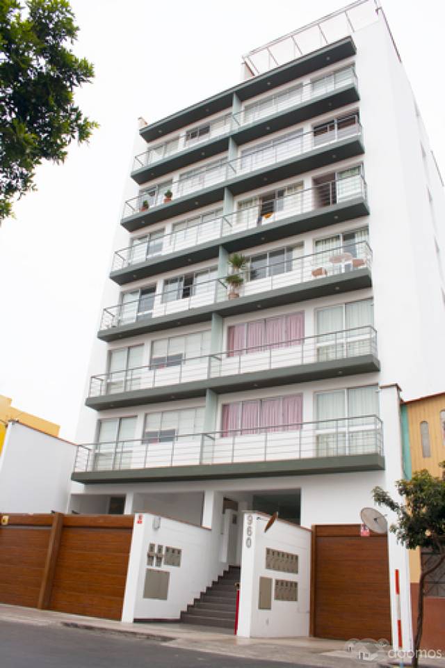 Departamento a 2 cdras. del malecón Miraflores