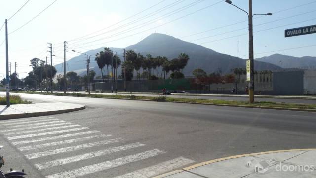 TERRENO 210mts AV.INDUSTRIAL CHIMBOTE FRENTE A SIDERPERU