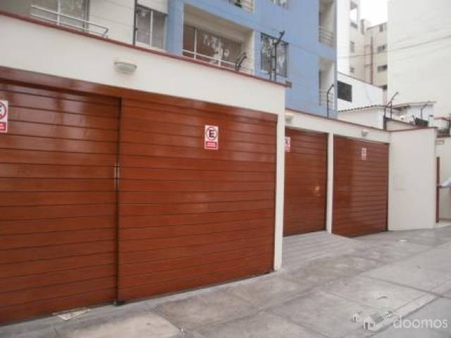 Venta de garage en San Borja-oportunidad única