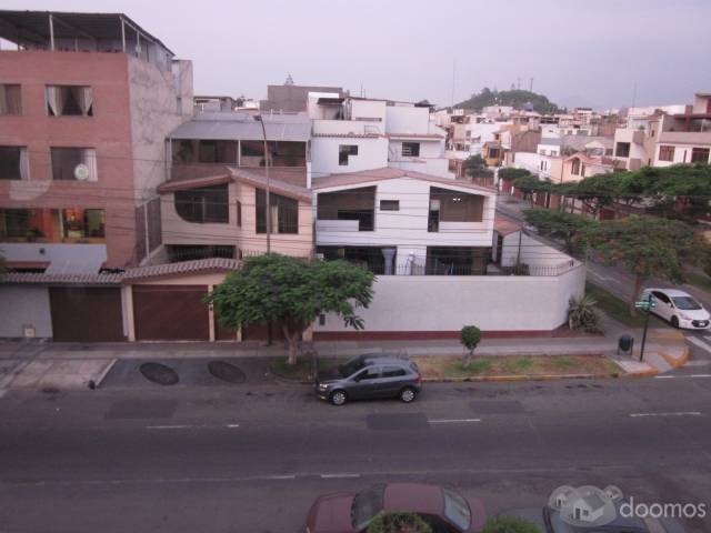 Bello Departamento 02dorm/ Av. Andres Tinoco 270. Urb. Prolong. Benavides