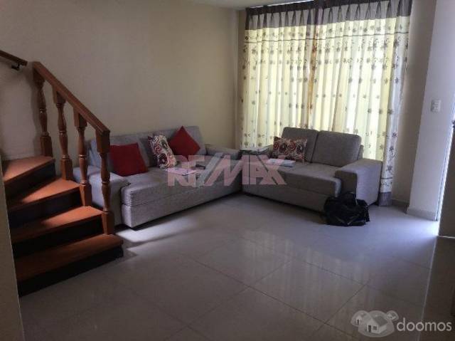 Vendo casa de 3 pisos, dentro de condominio en Chorrillos