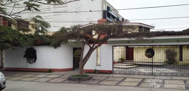 VENTA CASA COMO TERRENO