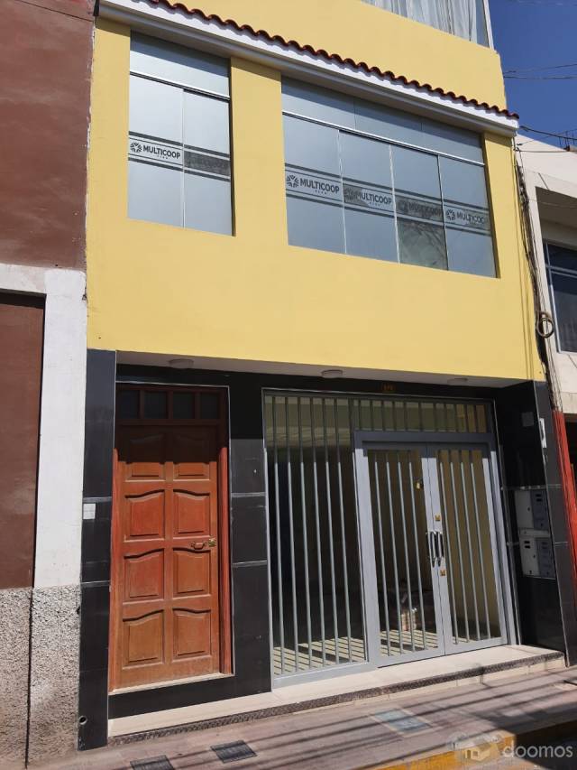 SE ALQUILA LOCAL COMERCIAL A 50METROS DEL BANCO NACION MOQUEGUA IDEAL PARA FINANCIERAS, BANCOS, EMBAJADAS, SEDE UNIDAD EJECUTVA,