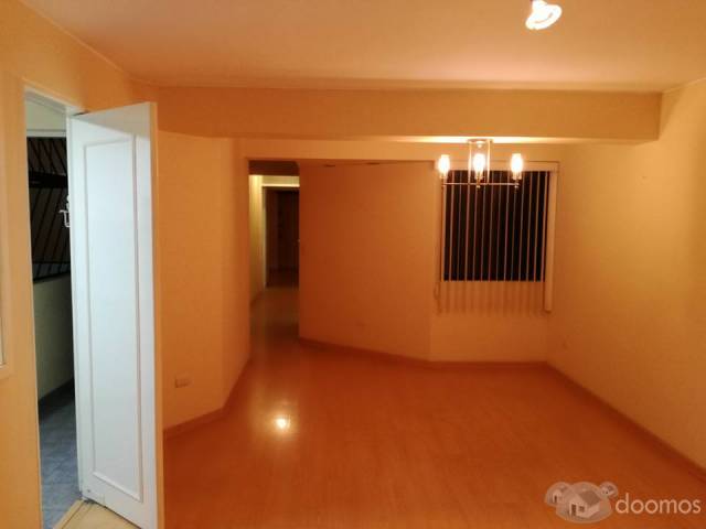 Vendo bonito Departamento en la Molina Zona Comercial