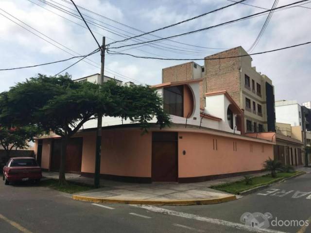 VENDO CASA 160 MT2 EN ESQUINA 1 PISO SALAMANCA DE MONTERRICO