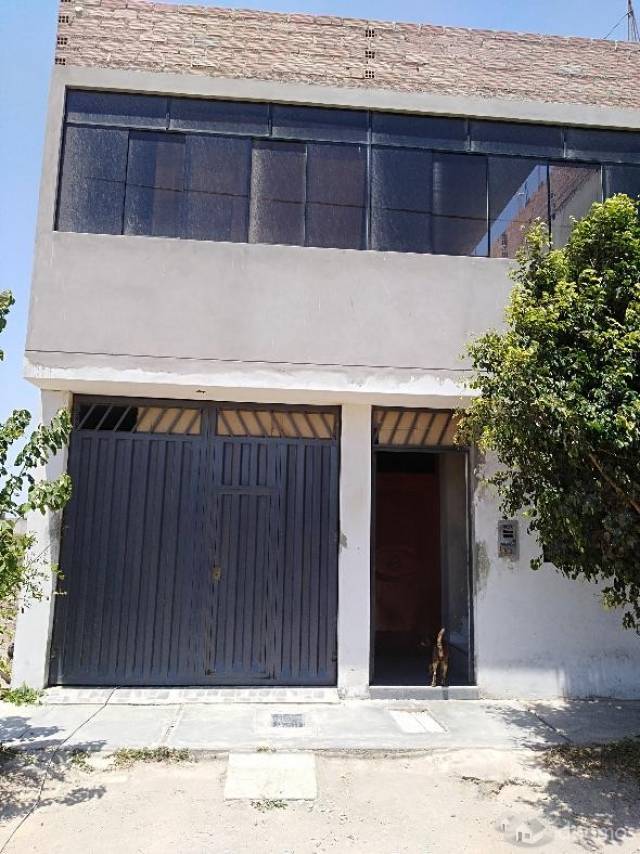 VENDO CASA EN LA VICTORIA - CHICLAYO