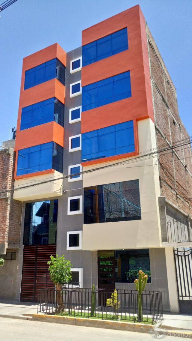 SE VENDE EDIFICIO EN ESTRENO 14 Amplios Ambientes  Jr. Malvinas No.- 159-161 Urb. Goyzueta La Rivera Huancayo.