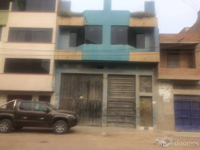 SE VENDE CASA CON LOCAL COMERCIAL - MOSHOQUEQUE