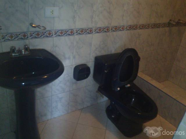 alquilo habitación con baño para estudiante o persona sola