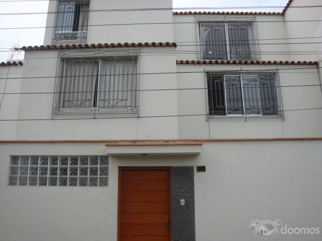 VENDO LINDA CASA CHORRILLOS- VILLA MILITAR ZONA RESIDENCIAL