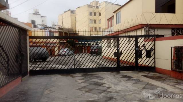 SE VENDE AMPLIA Y HERMOSA CASA