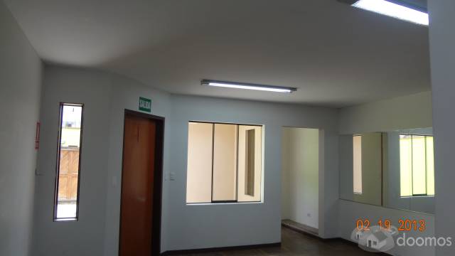 Cerca Ovalo Santa Anita alquilo casa con 4 dormitorios, 4 baños, cochera