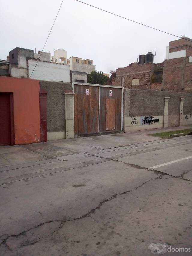 400 M2 FRENTE A PARQUE