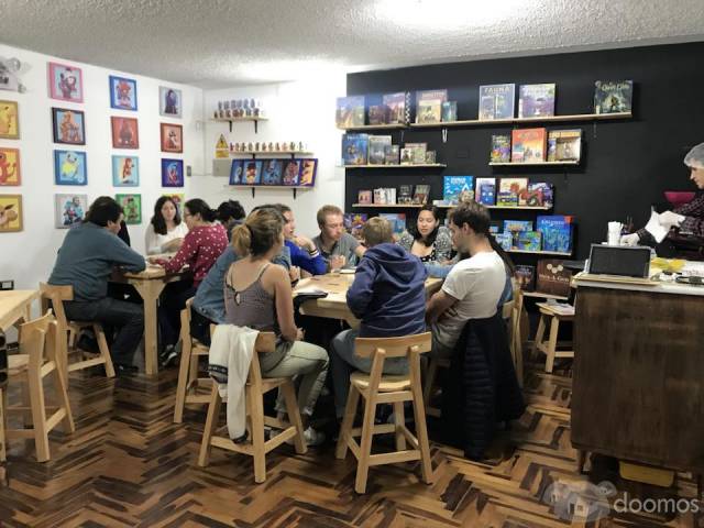 ¡Ocasión por viaje! Se da en traspaso, la ÚNICA cafetería con juegos de mesa de la Ciudad!