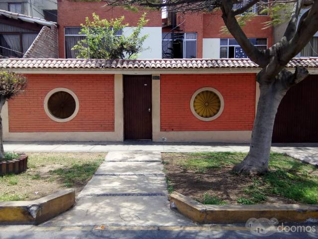 VENDO CASA COMO TERRENO EN CORPAC-SAN ISIDRO