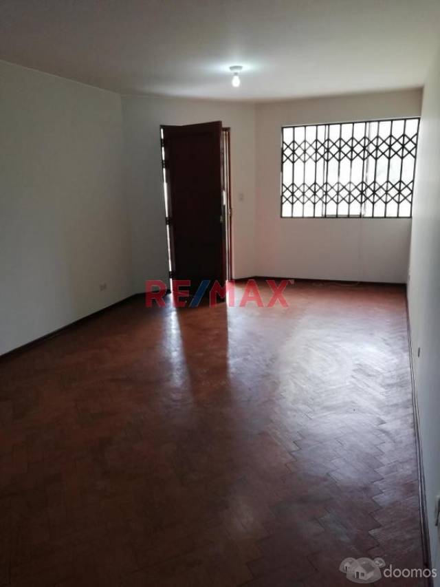 VENDO DEPARTAMENTO CON COCHERA - ID 107986