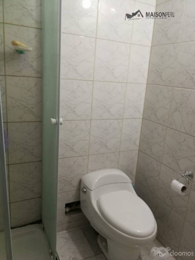 Vendo Departamento 4 Dorm. Barrio Medico Surquillo (Ref: 666)  Vendo excelente departamento en Barrio Medico Surquillo. 3er Piso sin ascensor, 230 m2 y de área construida 200 metros. Vista a la calle.