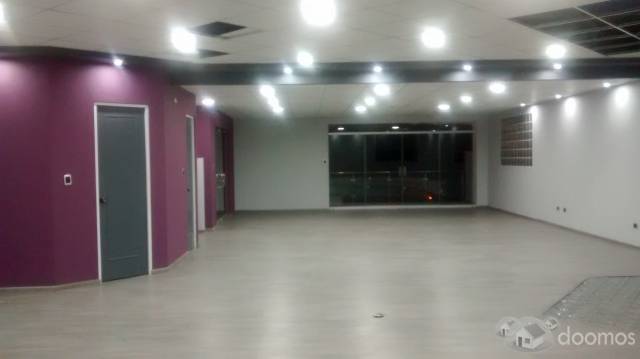 Alquilo Amplio Local Comercial de 150 m² - Trinidad Moran - Cayma