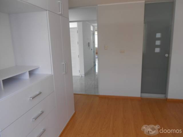 Vendo lindo departamento Urb. Privada