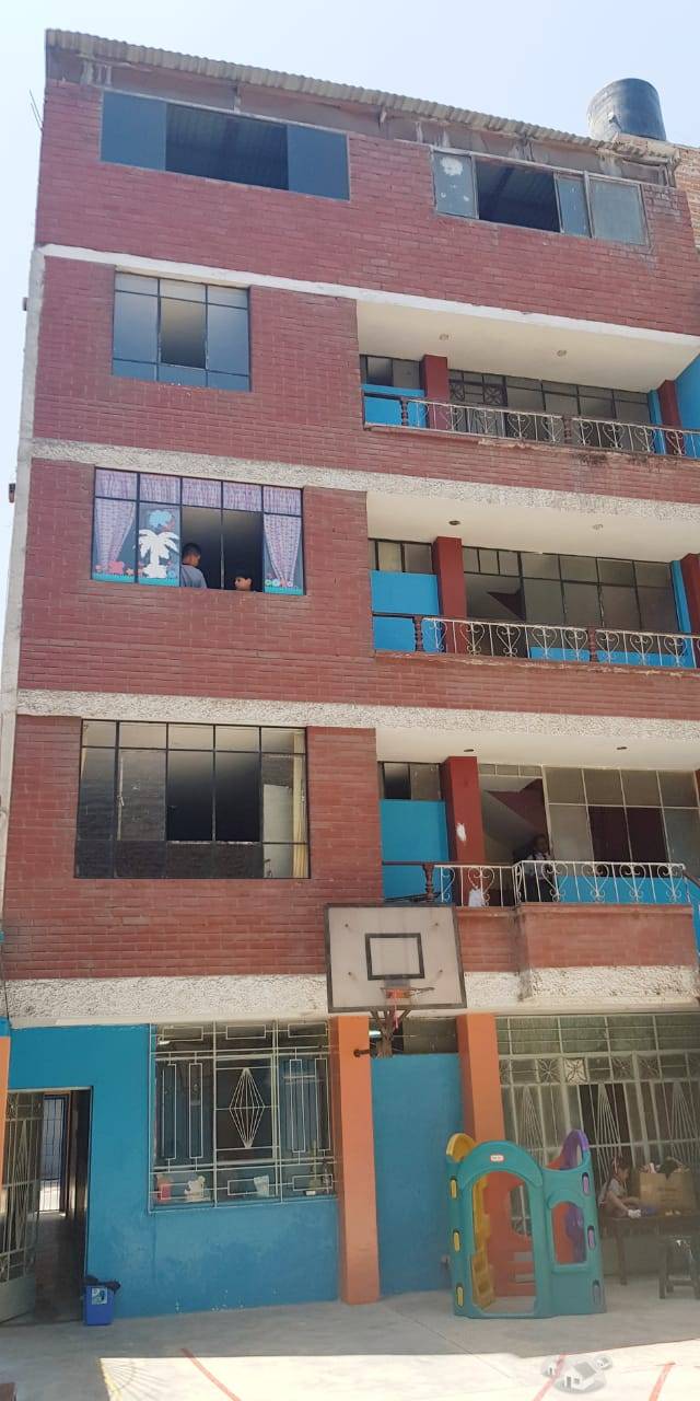 OCASIÓN VENDO LOCAL CASA PARA NEGOCIO DEPARTAMENTOS URB. VALDIVIEZO – ATE