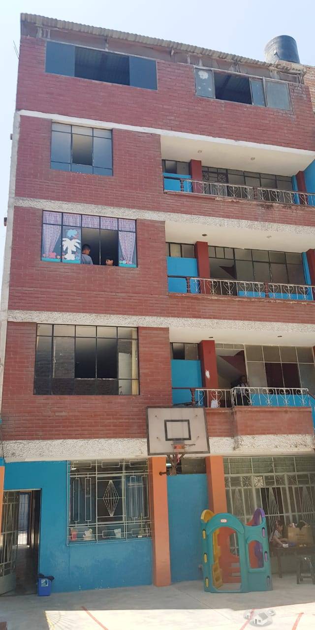 OCASIÓN VENDO LOCAL CASA PARA NEGOCIO DEPARTAMENTOS URB. VALDIVIEZO – ATE