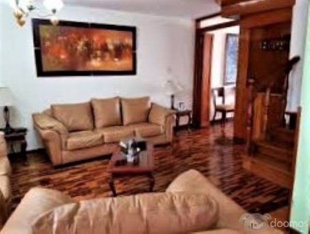 Linda Casa en Venta frente a parque en San Luis