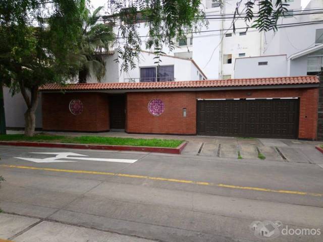 Venta de casa con excelente ubicación en San Borja
