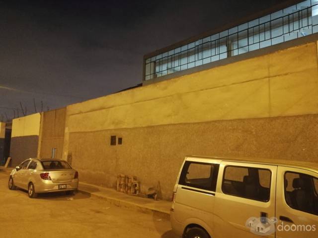 Ocasión Se Alquila Local Industrial en la Av. Argentina de 3.258 M2.