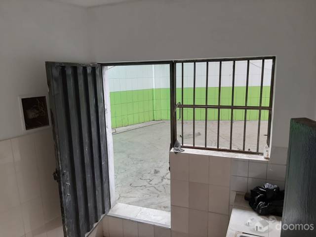 ALQUILO LOCAL COMERCIAL FRENTE A AVENIDA IDEAL PARA ALMACEN 232 M2 (2 puertas) CALLAO